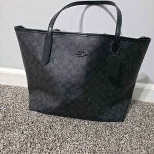 City Tote Bag In Signature Canvas